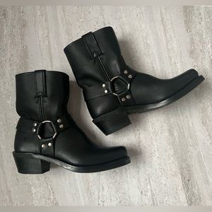 FRYE | HARNESS BOOT (MIDI)